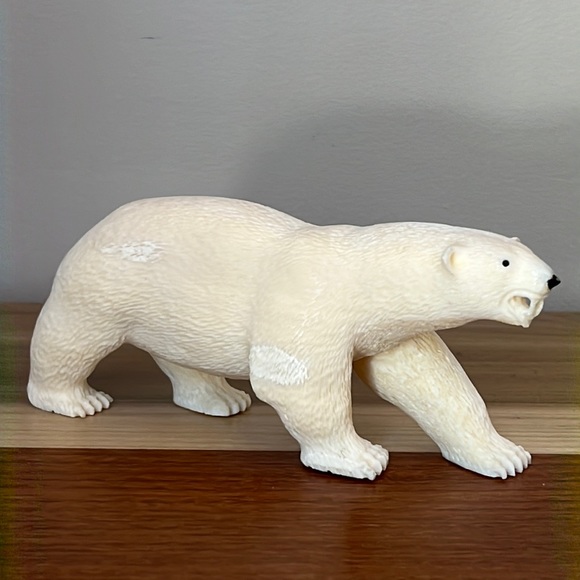 Hand-Carved Walrus Ivory Bear by Ray Toolie - Picture 2 of 15